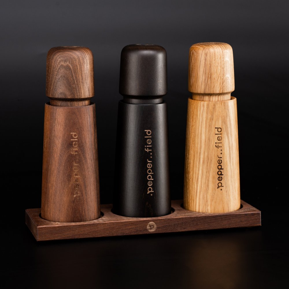 Set of Scandinavian pepper mills (17 cm) + pepper starter pack (3× 20 g) + wooden stand
